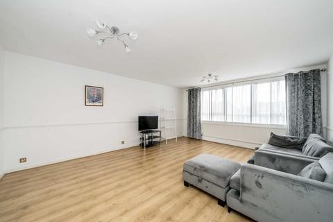 3 bedroom flat for sale, High Mount, Hendon NW4