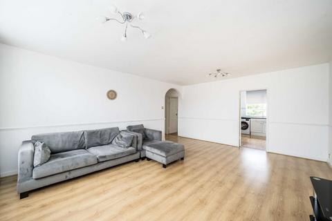 3 bedroom flat for sale, High Mount, Hendon NW4