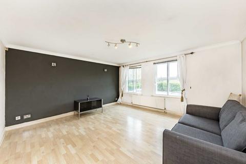 2 bedroom flat for sale, Great North Way, London NW4