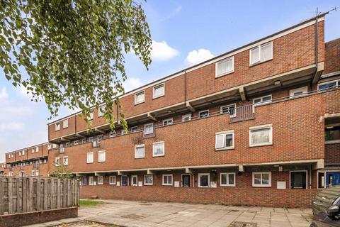 2 bedroom flat for sale, Prince Of Wales Close, London NW4