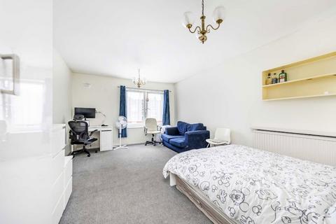 2 bedroom flat for sale, Prince Of Wales Close, London NW4