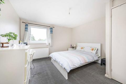 2 bedroom flat for sale, Prince Of Wales Close, London NW4