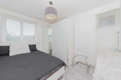 1 bedroom flat for sale, Highfield Avenue, London NW11