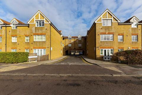 2 bedroom flat for sale, Great North Way, London NW4