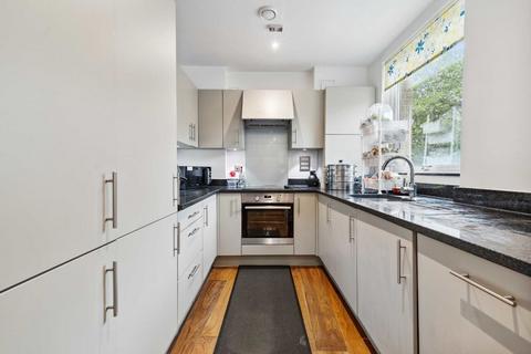 3 bedroom flat for sale, Grahame Park Way, London NW9