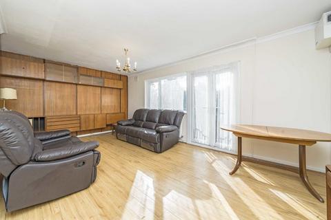 3 bedroom flat for sale, Manor Hall Drive, London NW4