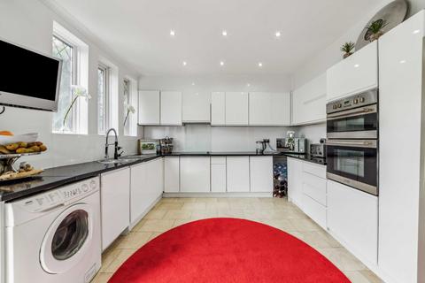 Clovelly Greenbank Crescent, London, NW4 2LA