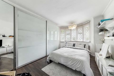 Clovelly Greenbank Crescent, London, NW4 2LA