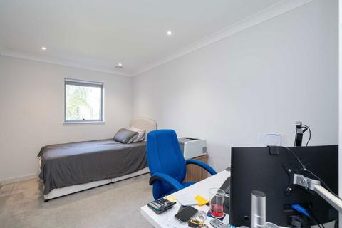 2 bedroom flat for sale, Hope Close, London NW4