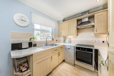 1 bedroom flat for sale, Wilshaw Close, London NW4