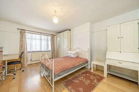 5 bedroom semi-detached house for sale, Colindeep Lane, London NW9