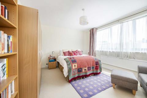 2 bedroom flat for sale, High Mount, London NW4