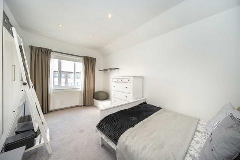 3 bedroom flat for sale, Brent Street, London NW4