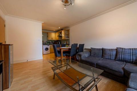 2 bedroom flat for sale, Wilshaw Close, London NW4