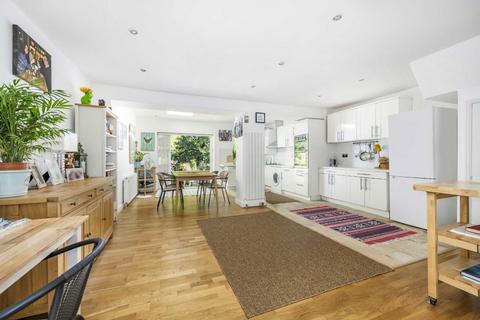 3 bedroom terraced house for sale, Kings Close, London NW4