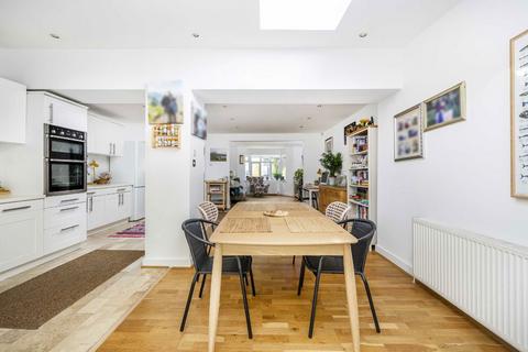 3 bedroom terraced house for sale, Kings Close, London NW4