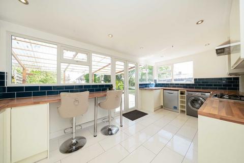 3 bedroom semi-detached house for sale, Sunny View, London NW9