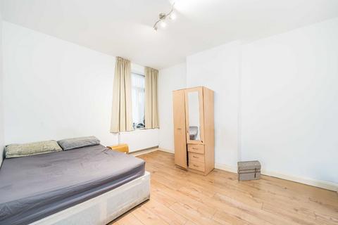 2 bedroom flat for sale, Watford Way, London NW4