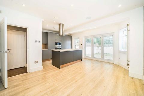 4 bedroom semi-detached house for sale, Barford Close, London NW4