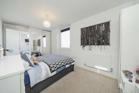 2 bedroom flat for sale, Capitol Way, London NW9