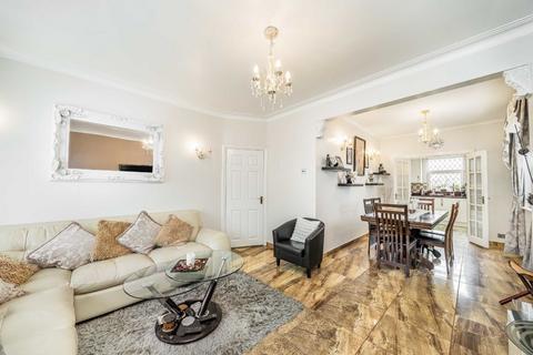 4 bedroom bungalow for sale, Glenwood Avenue, London NW9