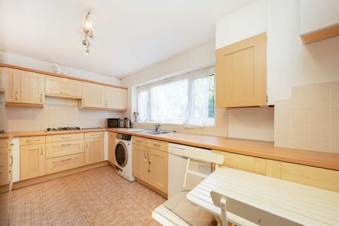 2 bedroom flat for sale, Sunningfields Road, London NW4