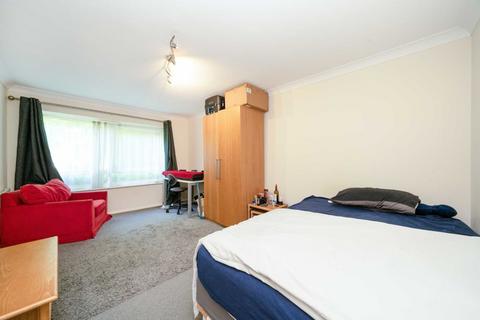 2 bedroom flat for sale, Sunningfields Road, London NW4