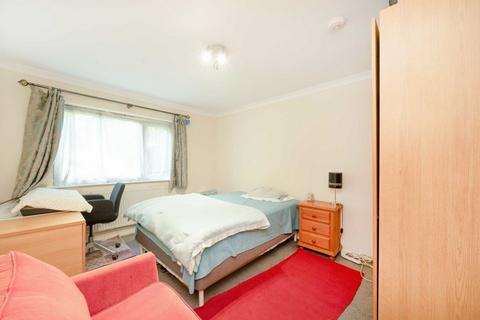 2 bedroom flat for sale, Sunningfields Road, London NW4