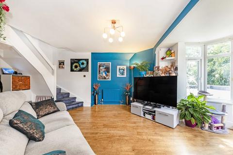 1 bedroom maisonette for sale, Buck Lane, London NW9