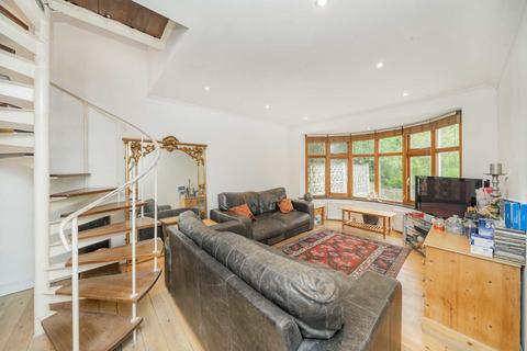 3 bedroom bungalow for sale, Robin Lane, London NW4