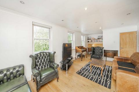 3 bedroom bungalow for sale, Robin Lane, London NW4