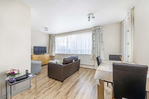 1 bedroom flat for sale, High Mount, London NW4