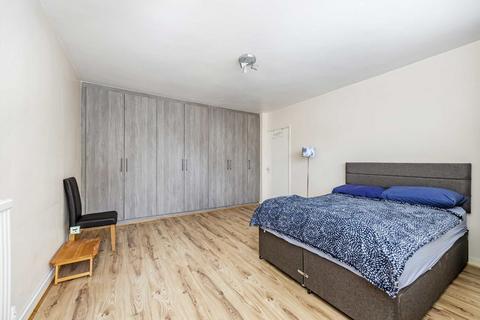 1 bedroom flat for sale, High Mount, London NW4