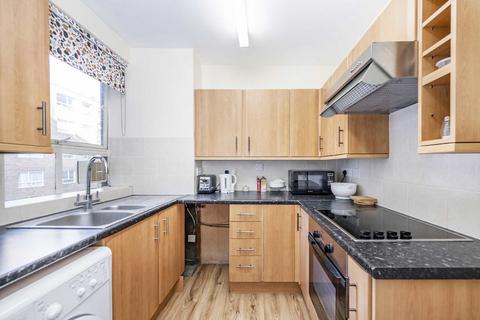 78 High Mount, London, NW4 3ST