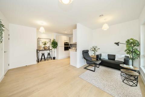 2 bedroom flat for sale, Grove Park, London NW9