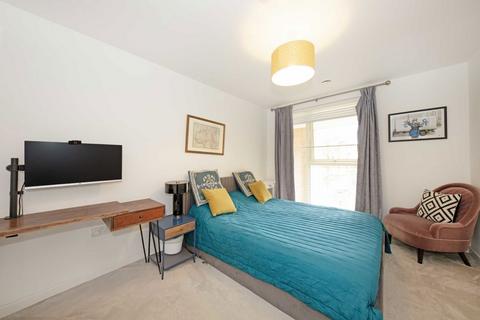 2 bedroom flat for sale, Moorhen Drive, London NW9