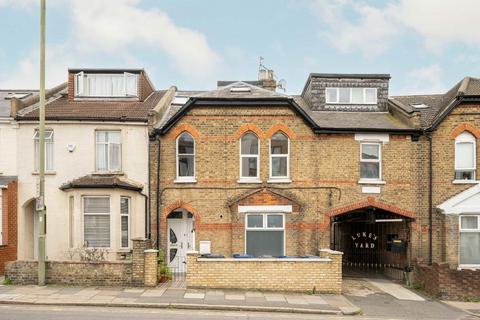 2 bedroom flat for sale, Station Road, London NW4