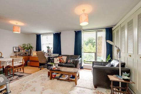 1 bedroom flat for sale, Verulam Court, London NW9