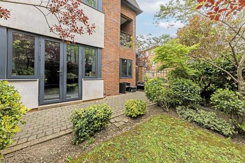 2 bedroom flat for sale, Ashley Lane, London NW4