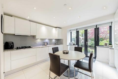 2 bedroom flat for sale, Ashley Lane, London NW4