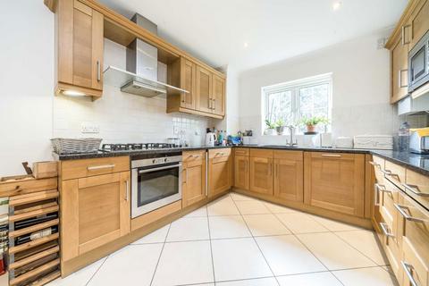 3 bedroom flat for sale, Holders Hill Road, London NW4