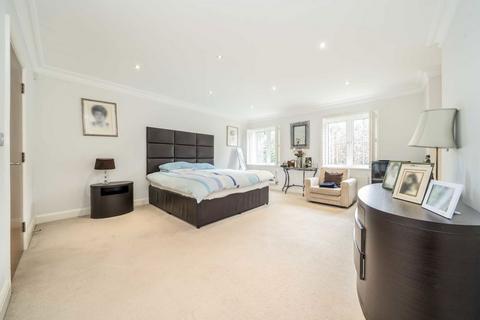 3 bedroom flat for sale, Holders Hill Road, London NW4