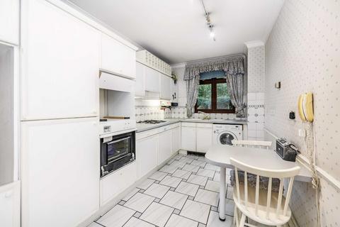 3 bedroom flat for sale, Holders Hill Road, London NW4