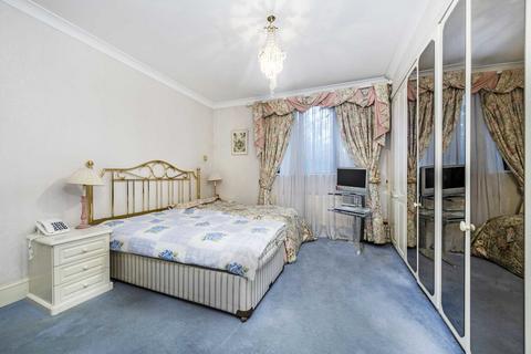 3 bedroom flat for sale, Holders Hill Road, London NW4