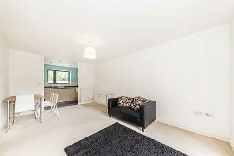 2 bedroom flat for sale, Mornington Close, London NW9