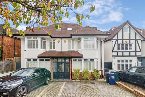 4 bedroom semi-detached house to rent, Rundell Crescent, Hendon NW4