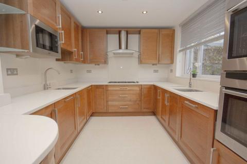 4 bedroom detached house to rent, Vaughan Avenue, London NW4