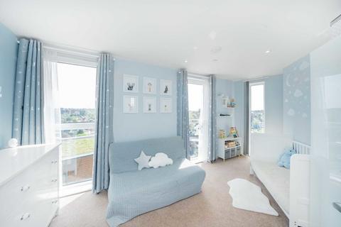 2 bedroom flat for sale, Zenith Close, London NW9