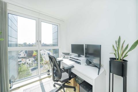 2 bedroom flat for sale, Zenith Close, London NW9