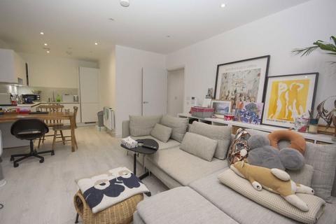 2 bedroom flat to rent, Perryfield Way, London NW9